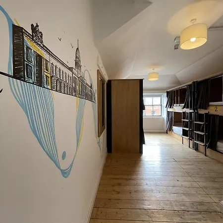 Hostel Leevin George