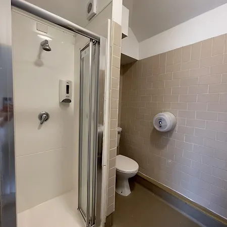 Albergue Leevin George