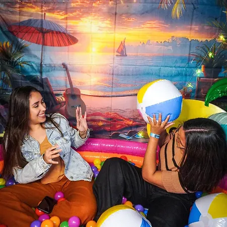 Leevin George Hostal