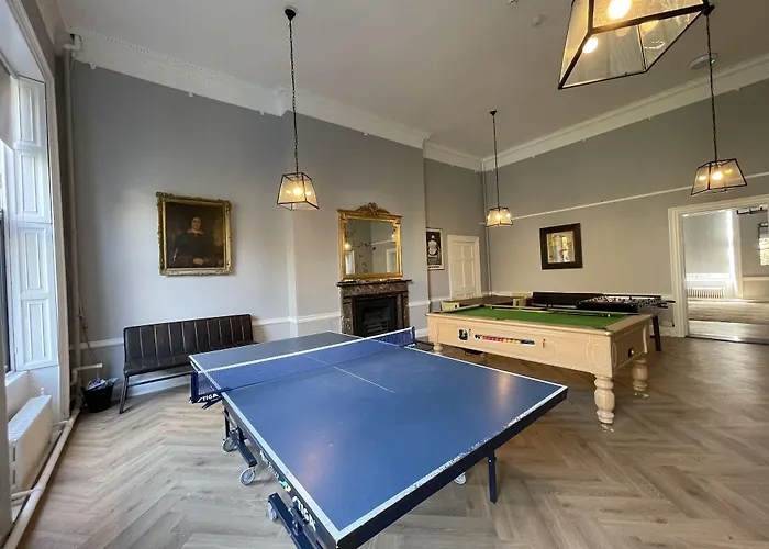 Leevin George Хостел *