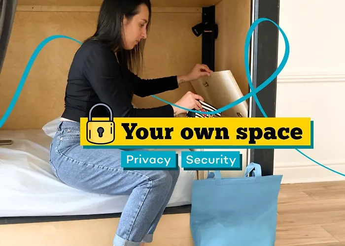 Leevin George Hostel *