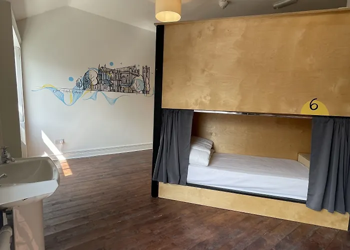 Hostel Leevin George